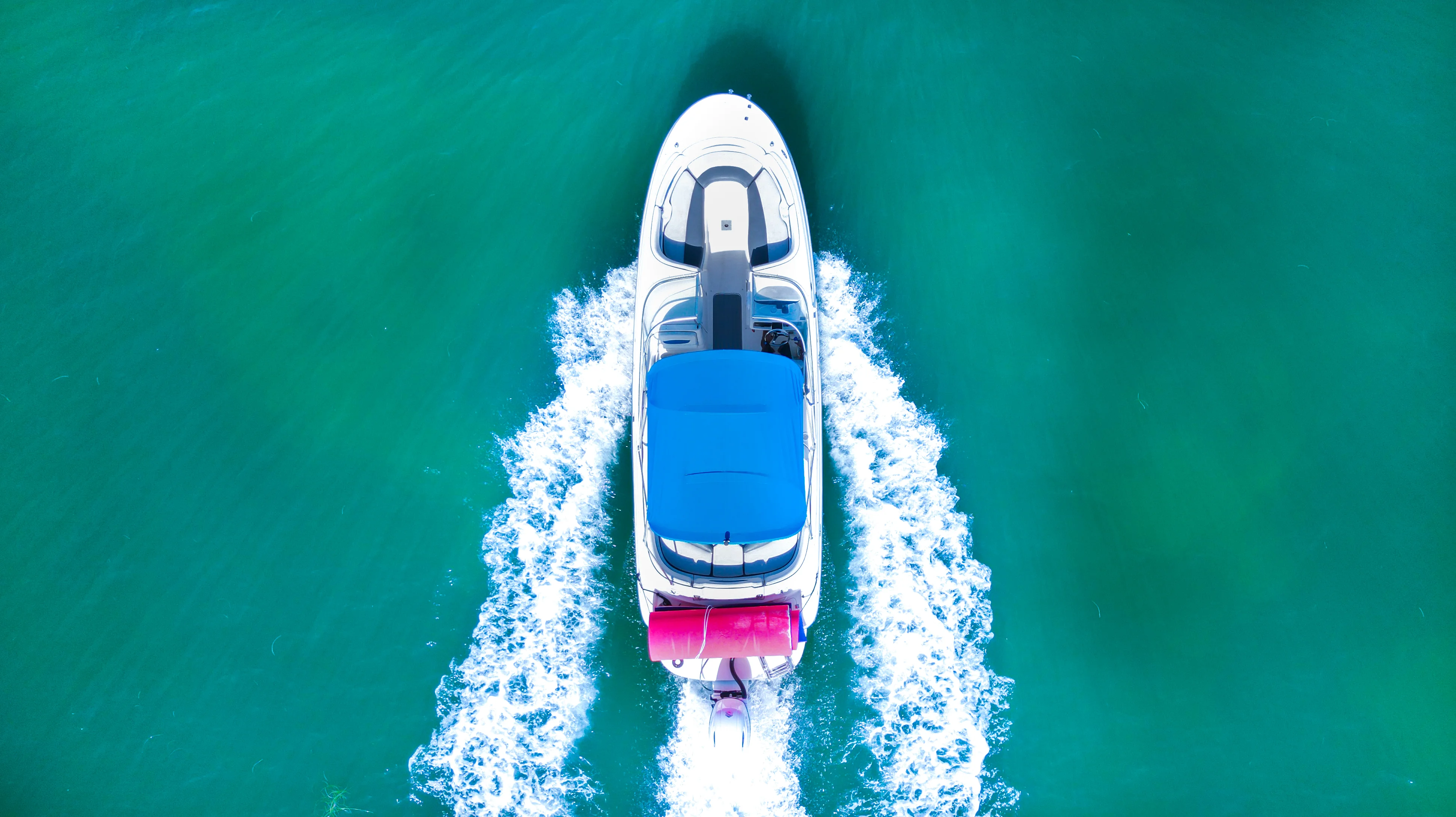 26ft Bayliner Max cruising